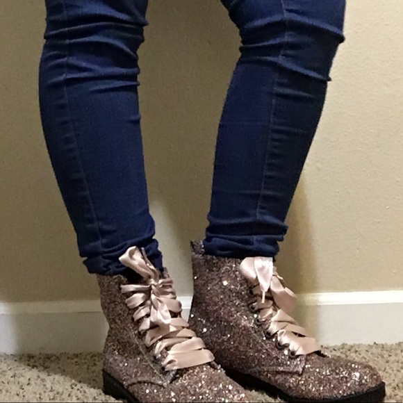 Dirty Laundry Shoes - Dirty laundry glitter boots
